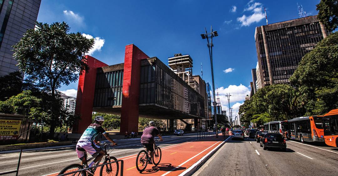 Trânsito caótico, ciclovias desconectadas e planejamento do século 19: o drama da mobilidade urbana nas grandes cidades